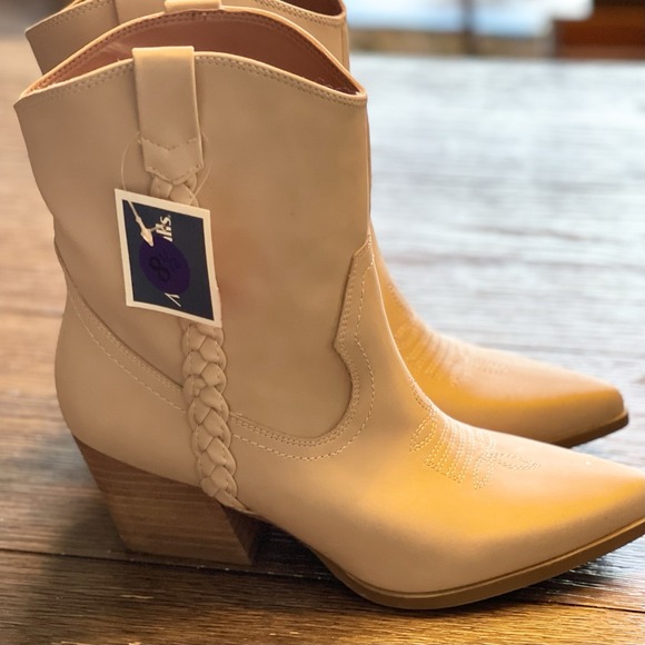 Dolce Vita Shoes - NWT Dolce Vita "Koolson" Cream Western Cowgirl Booties Braid‎ Pointed Toe Sz 8.5